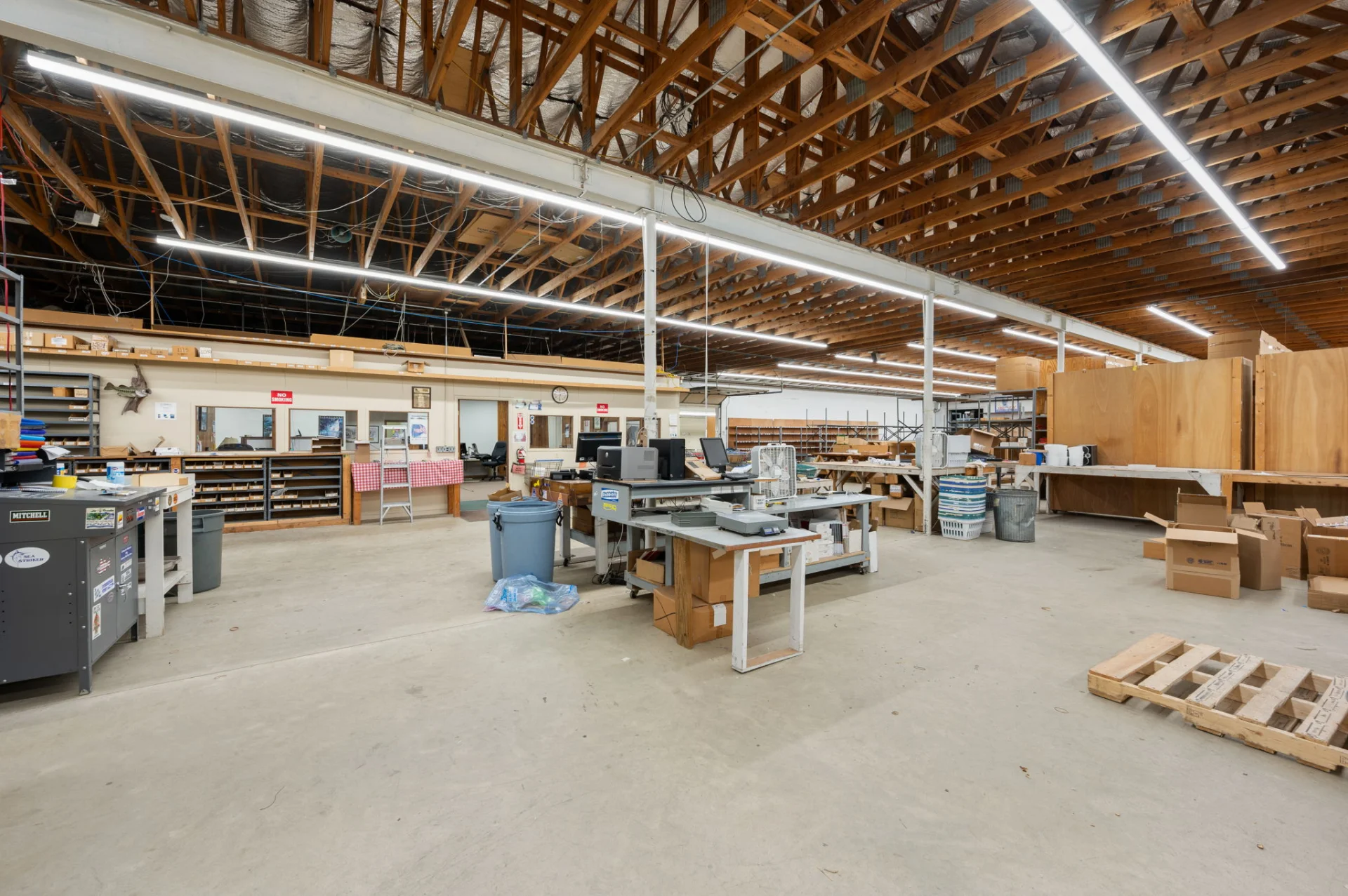 34 Web Or Mls 16 E Industrial Rd 18.webp